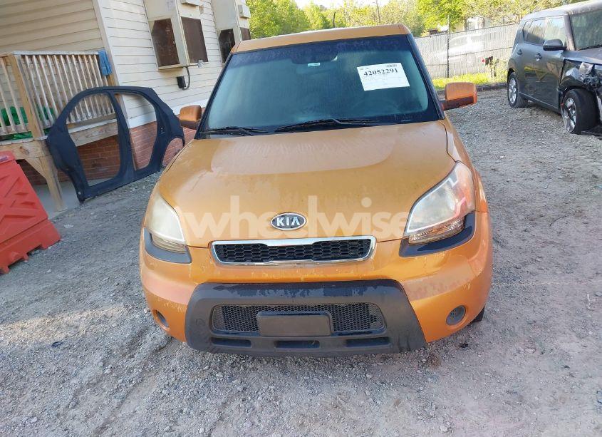 Photo 6 of 2011 Kia Soul + (VIN KNDJT2A20B7204282)