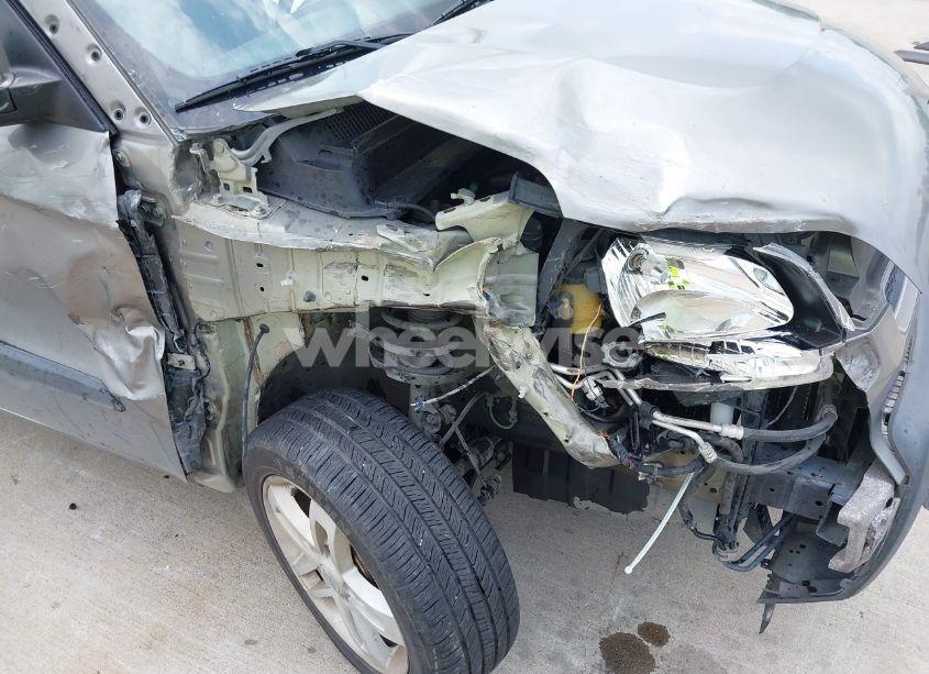 Photo 6 of 2011 Kia Soul + (VIN KNDJT2A20B7218621)