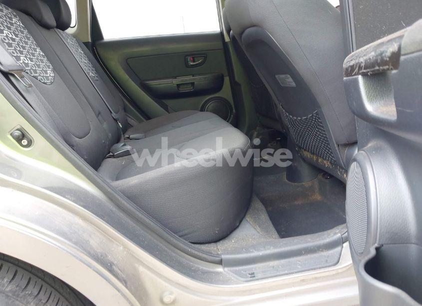 Photo 8 of 2011 Kia Soul + (VIN KNDJT2A20B7218621)