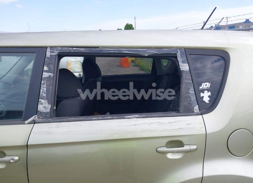 Photo 13 of 2011 Kia Soul + (VIN KNDJT2A20B7260352)