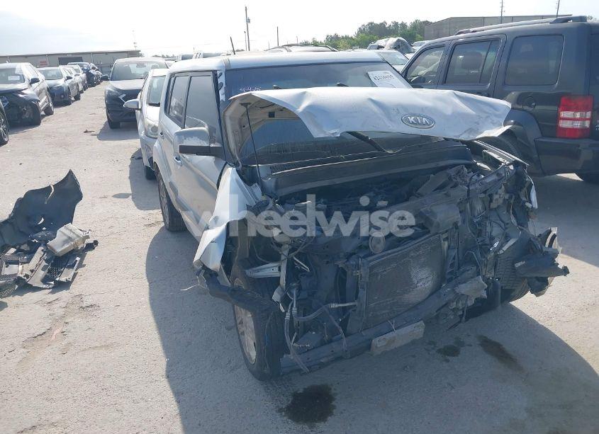 2011 Kia Soul + (VIN KNDJT2A20B7293965) main photo