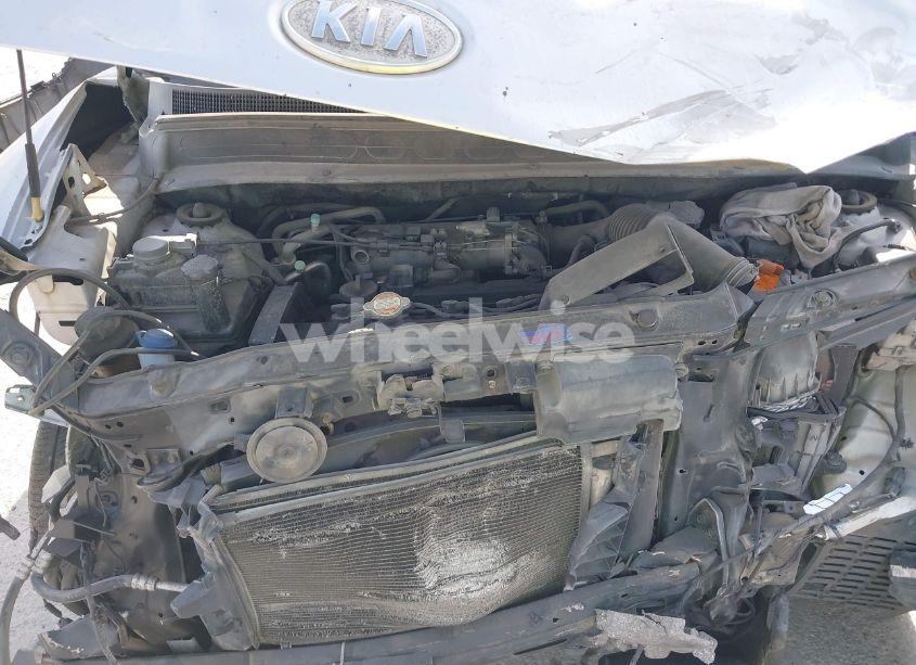 Photo 10 of 2011 Kia Soul + (VIN KNDJT2A20B7293965)