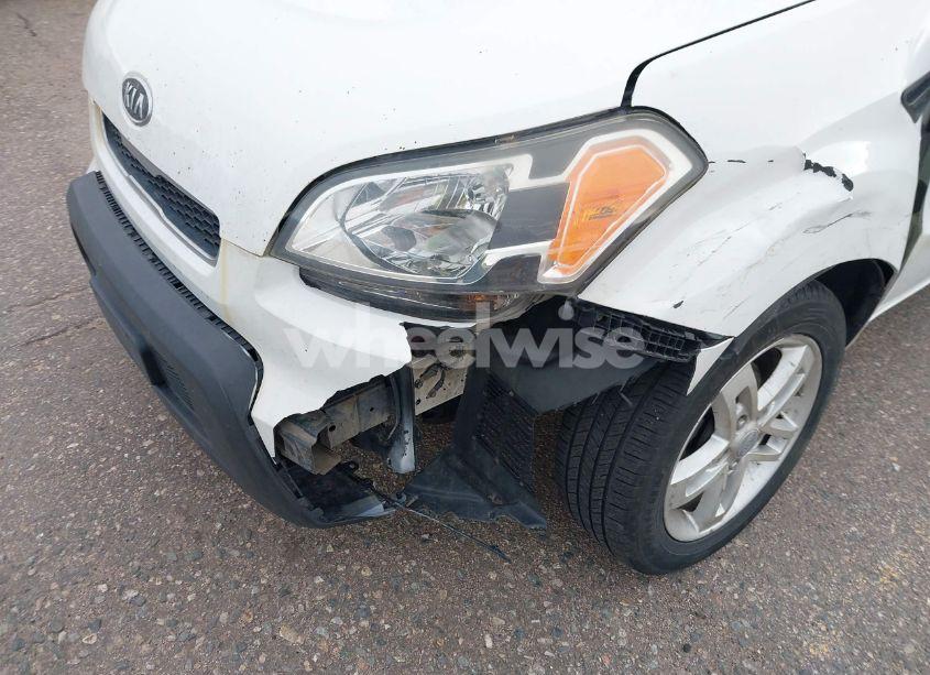 Photo 6 of 2011 Kia Soul + (VIN KNDJT2A20B7334174)