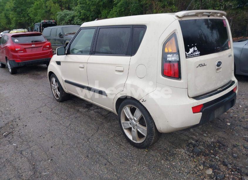 Photo 3 of 2010 Kia Soul ! (VIN KNDJT2A21A7136931)