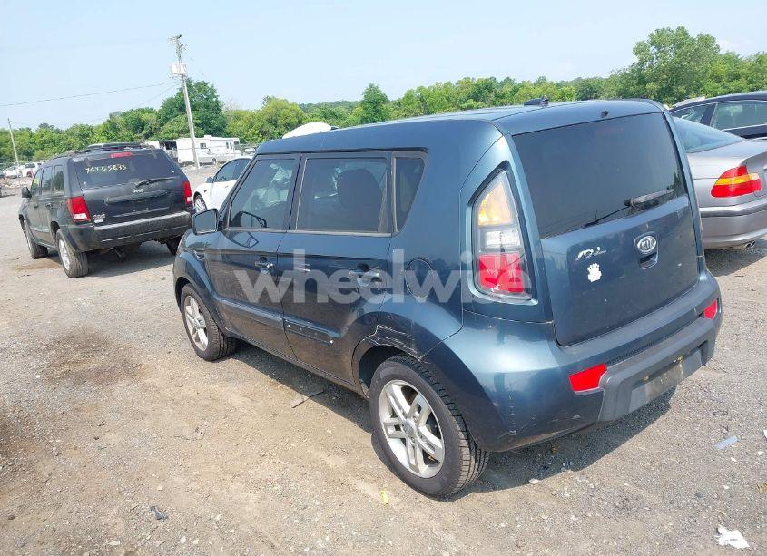 Photo 3 of 2011 Kia Soul + (VIN KNDJT2A21B7254608)
