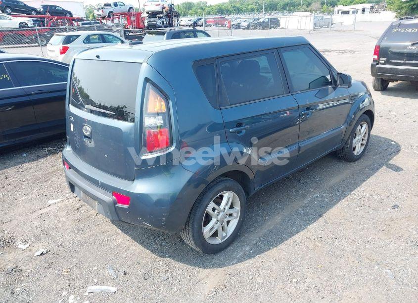 Photo 4 of 2011 Kia Soul + (VIN KNDJT2A21B7254608)