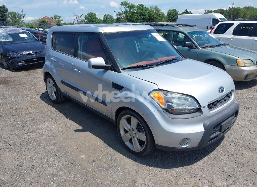 2011 Kia Soul SPORT (VIN KNDJT2A21B7705956) main photo
