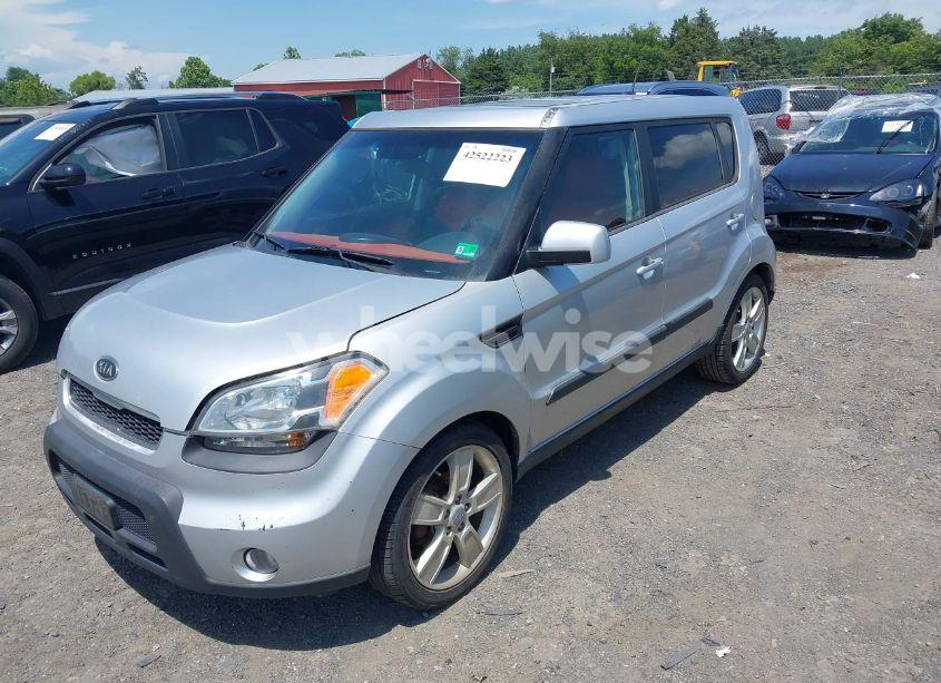 Photo 2 of 2011 Kia Soul SPORT (VIN KNDJT2A21B7705956)
