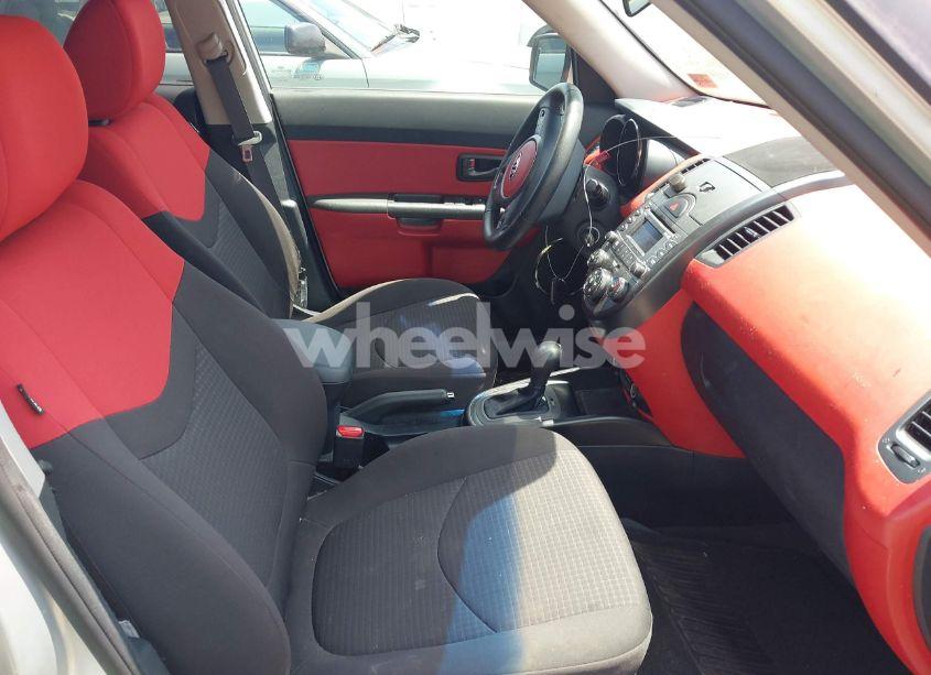 Photo 5 of 2011 Kia Soul SPORT (VIN KNDJT2A21B7705956)