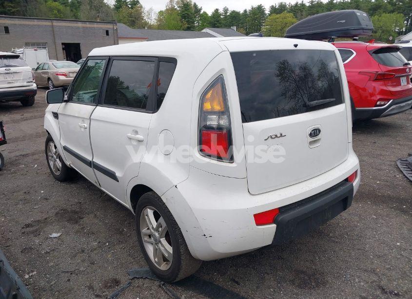 Photo 3 of 2011 Kia Soul + (VIN KNDJT2A21B7708467)