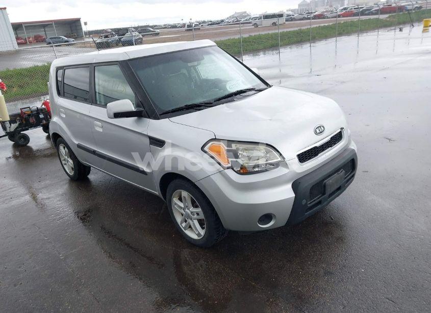 2010 Kia Soul + (VIN KNDJT2A22A7104960) main photo