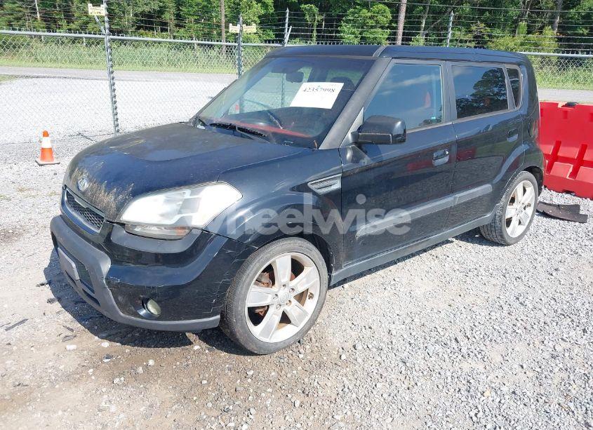 Photo 2 of 2010 Kia Soul SPORT (VIN KNDJT2A22A7146805)