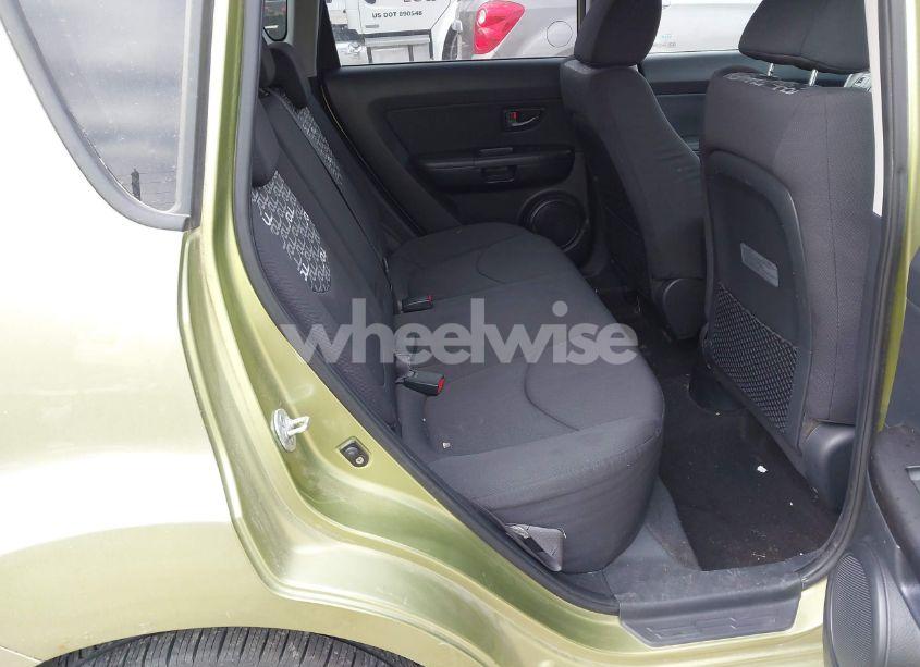 Photo 8 of 2010 Kia Soul + (VIN KNDJT2A22A7194563)