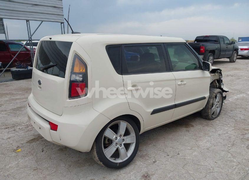 Photo 4 of 2011 Kia Soul ! (VIN KNDJT2A22B7332149)