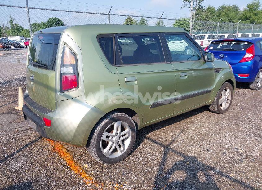 Photo 4 of 2010 Kia Soul + (VIN KNDJT2A23A7082421)