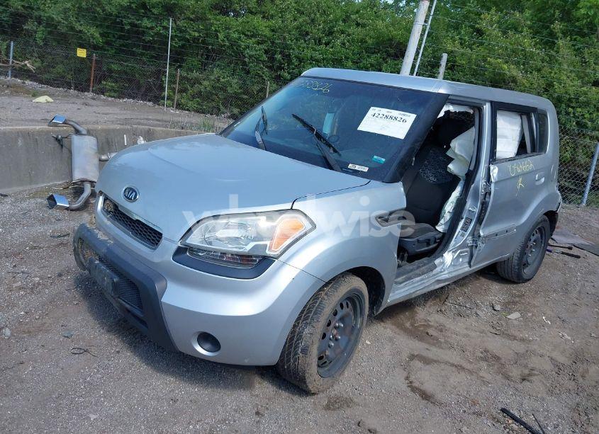 Photo 2 of 2010 Kia Soul + (VIN KNDJT2A23A7082662)