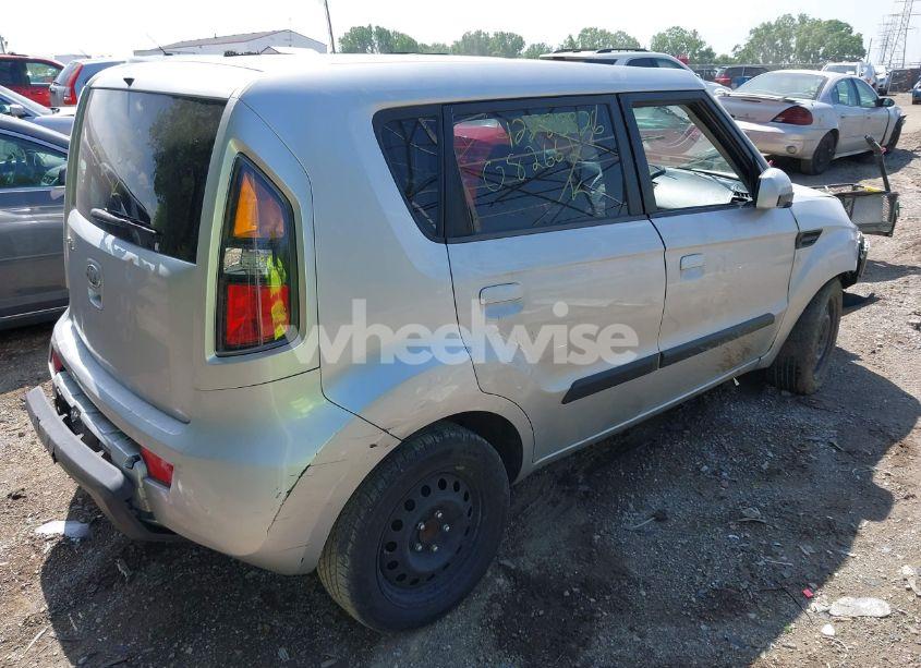 Photo 4 of 2010 Kia Soul + (VIN KNDJT2A23A7082662)