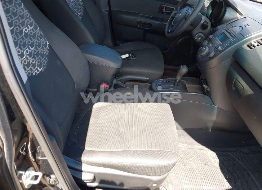 Photo 5 of 2010 Kia Soul + (VIN KNDJT2A23A7084198)