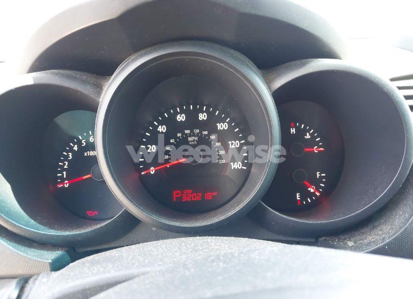 Photo 7 of 2010 Kia Soul + (VIN KNDJT2A23A7084198)