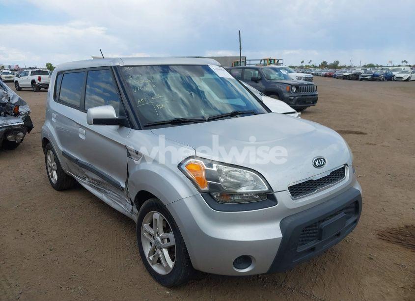 2010 Kia Soul + (VIN KNDJT2A23A7166710) main photo