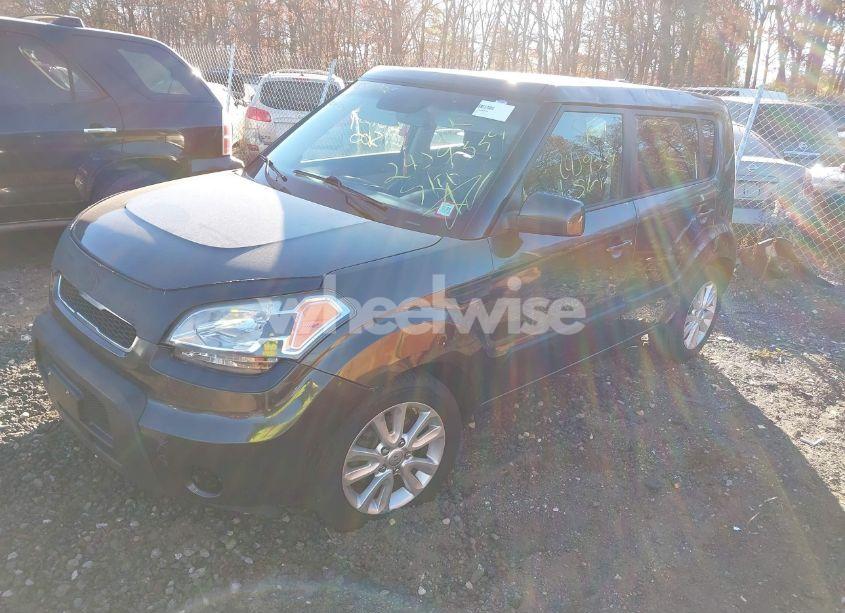 Photo 2 of 2011 Kia Soul ! (VIN KNDJT2A23B7214689)
