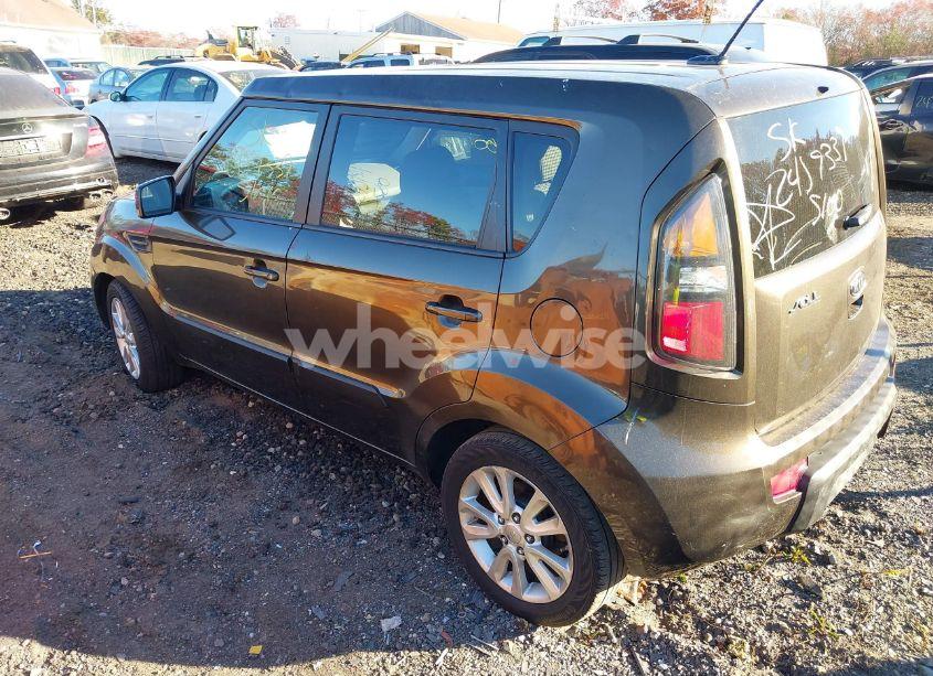 Photo 3 of 2011 Kia Soul ! (VIN KNDJT2A23B7214689)