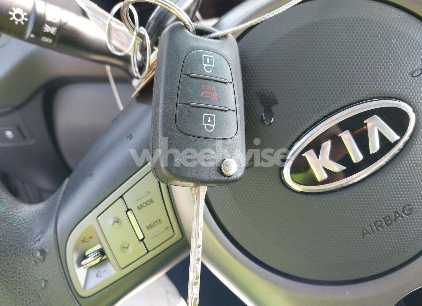 Photo 11 of 2011 Kia Soul + (VIN KNDJT2A23B7279378)