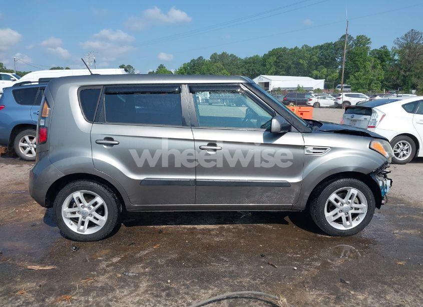 Photo 13 of 2011 Kia Soul + (VIN KNDJT2A23B7279378)