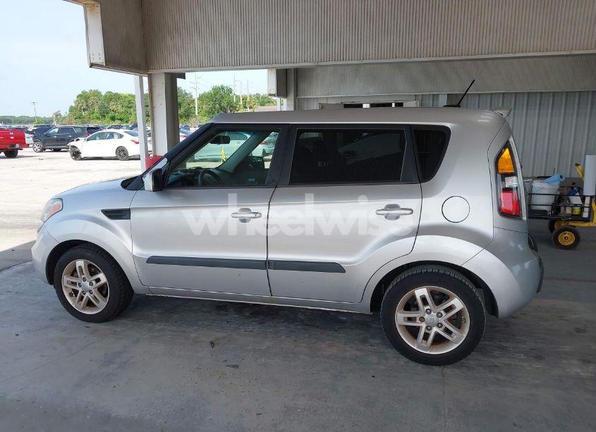 Photo 14 of 2011 Kia Soul + (VIN KNDJT2A23B7294608)
