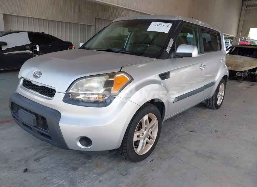 Photo 2 of 2011 Kia Soul + (VIN KNDJT2A23B7294608)