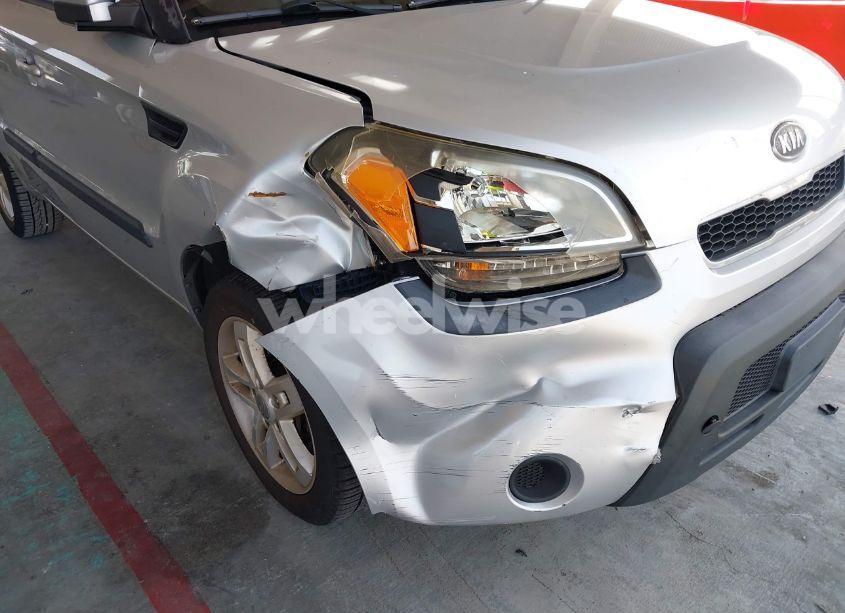 Photo 6 of 2011 Kia Soul + (VIN KNDJT2A23B7294608)