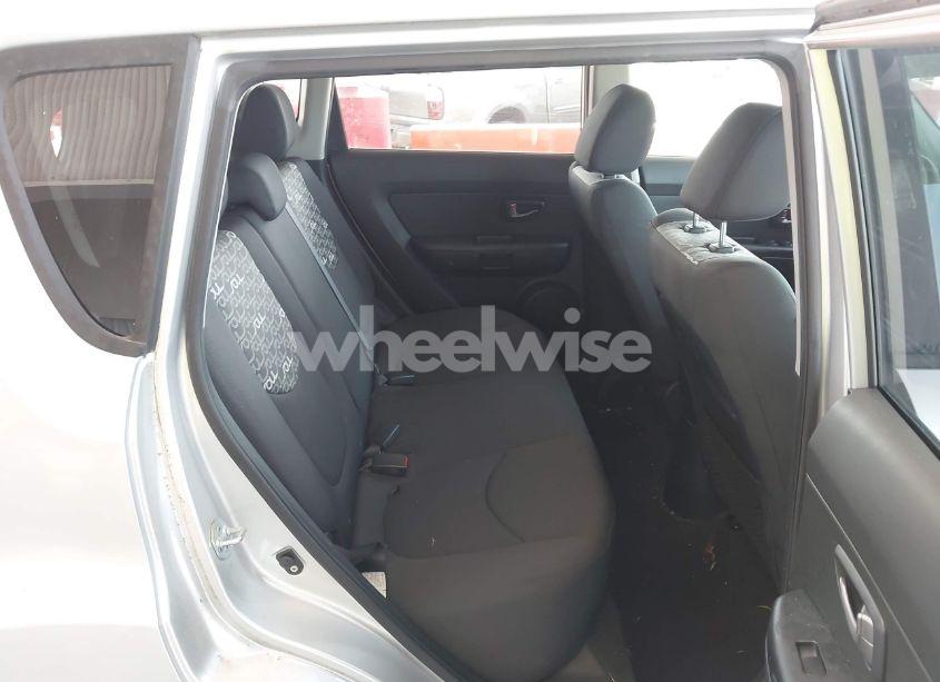 Photo 8 of 2011 Kia Soul + (VIN KNDJT2A23B7294608)