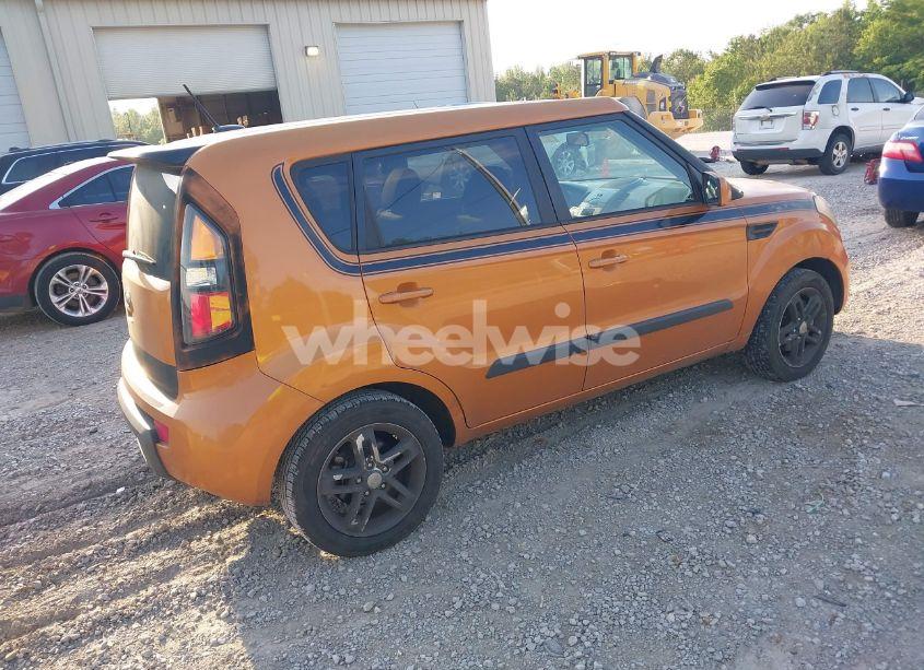 Photo 4 of 2011 Kia Soul + (VIN KNDJT2A23B7313755)