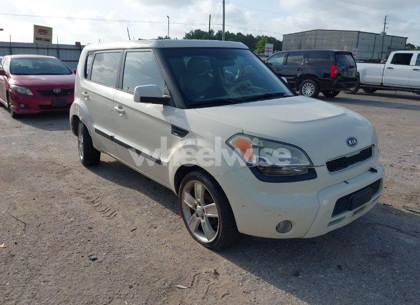 2011 Kia Soul ! (VIN KNDJT2A23B7730146) main photo