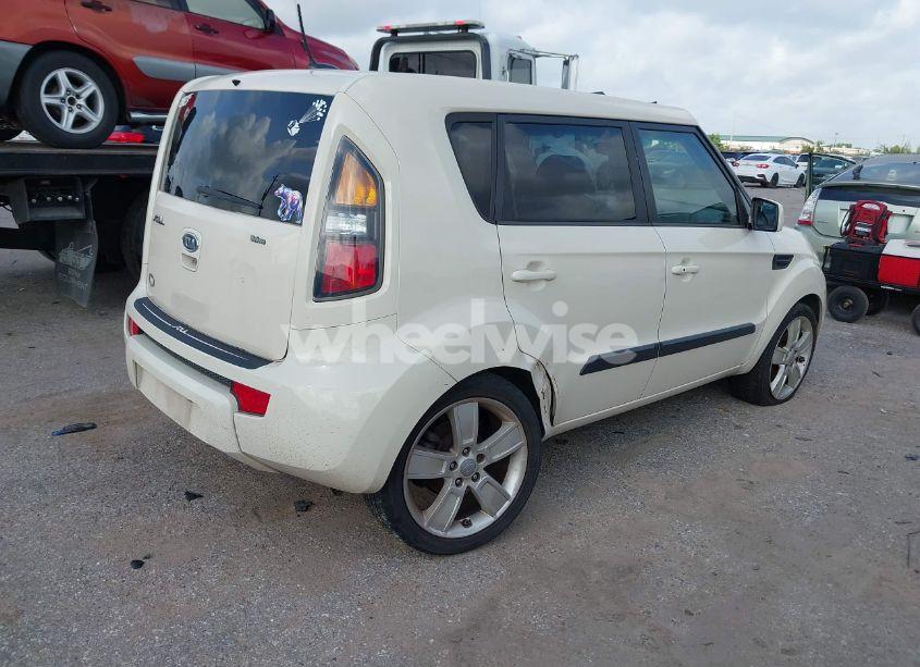 Photo 4 of 2011 Kia Soul ! (VIN KNDJT2A23B7730146)