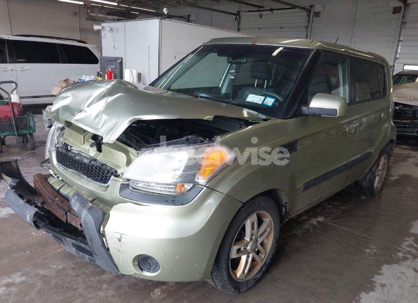 Photo 2 of 2010 Kia Soul + (VIN KNDJT2A24A7161533)