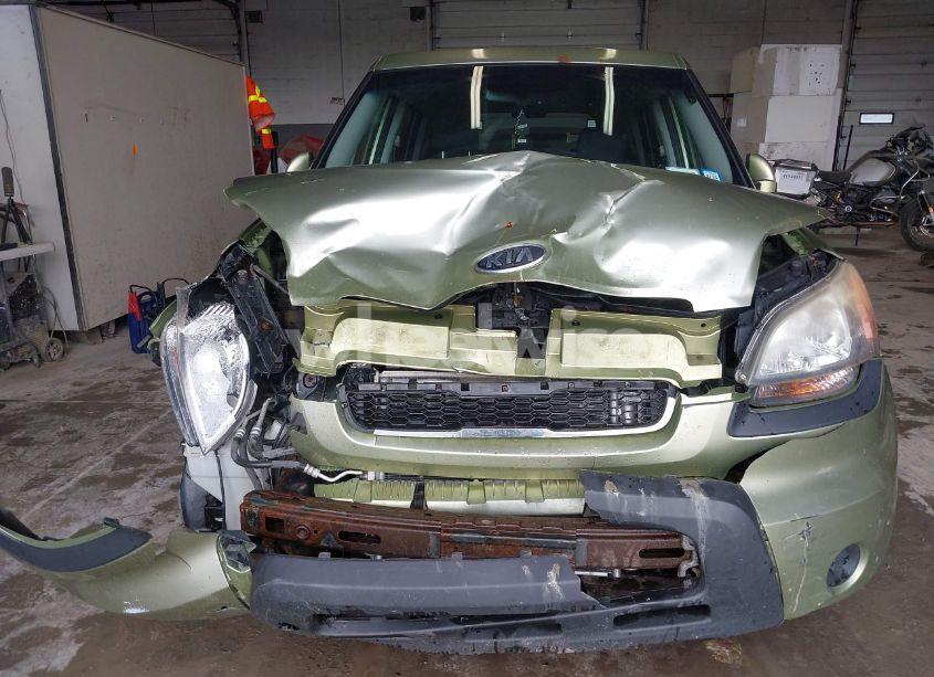 Photo 6 of 2010 Kia Soul + (VIN KNDJT2A24A7161533)