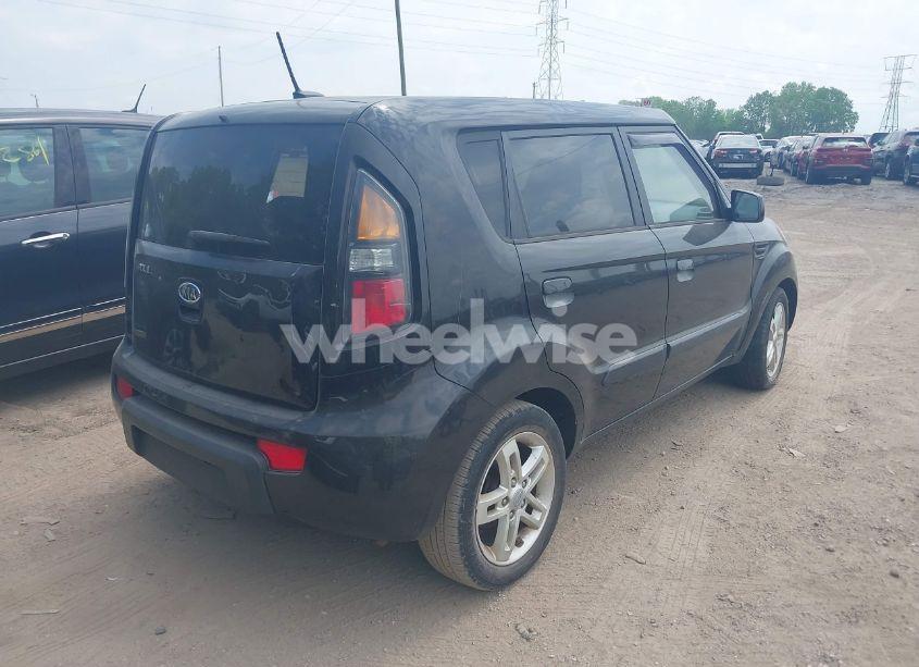 Photo 4 of 2010 Kia Soul + (VIN KNDJT2A24A7190109)
