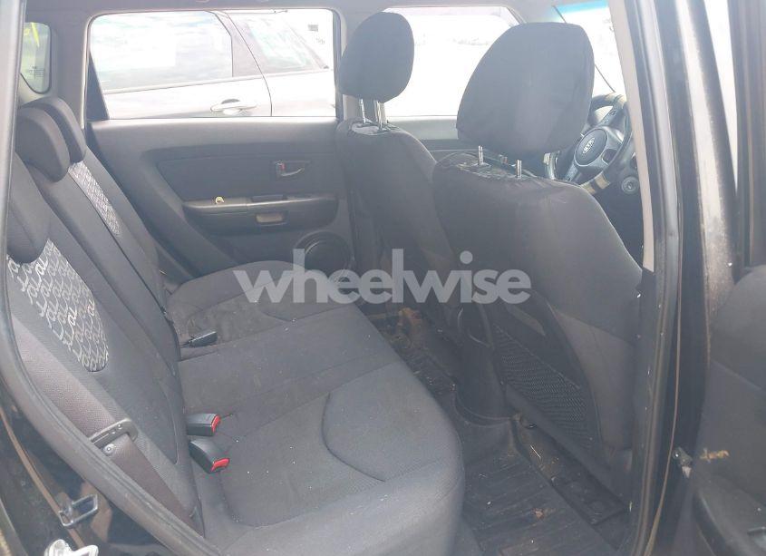 Photo 8 of 2010 Kia Soul + (VIN KNDJT2A24A7190109)