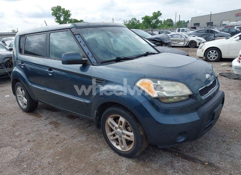 2011 Kia Soul + (VIN KNDJT2A24B7331729) main photo