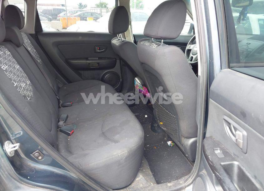 Photo 8 of 2011 Kia Soul + (VIN KNDJT2A24B7331729)