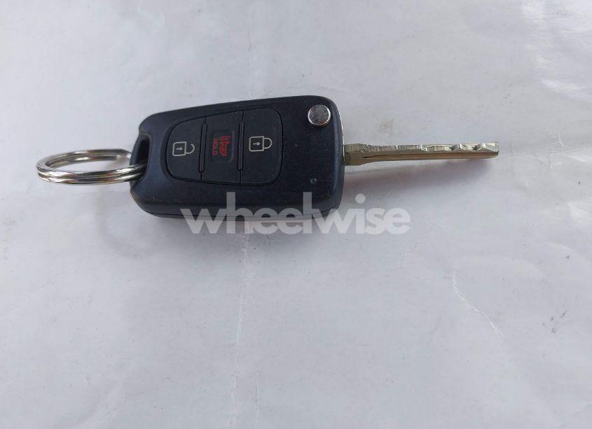 Photo 11 of 2011 Kia Soul + (VIN KNDJT2A24B7726316)