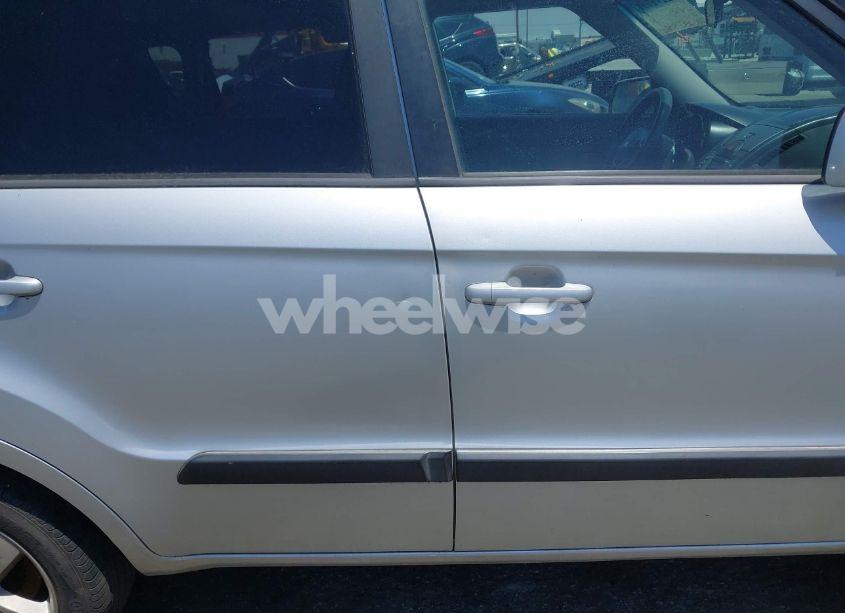 Photo 16 of 2011 Kia Soul + (VIN KNDJT2A24B7726316)