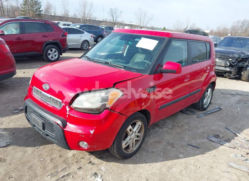 Photo 2 of 2010 Kia Soul + (VIN KNDJT2A25A7044110)