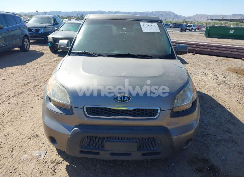 Photo 6 of 2011 Kia Soul + (VIN KNDJT2A25B7210966)