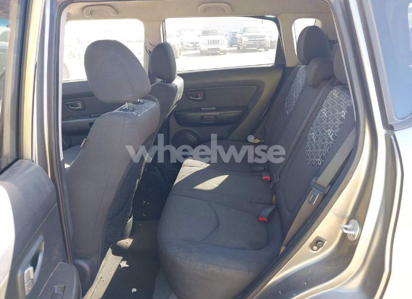 Photo 8 of 2011 Kia Soul + (VIN KNDJT2A25B7210966)