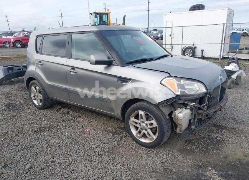 2011 Kia Soul + (VIN KNDJT2A25B7228089) main photo
