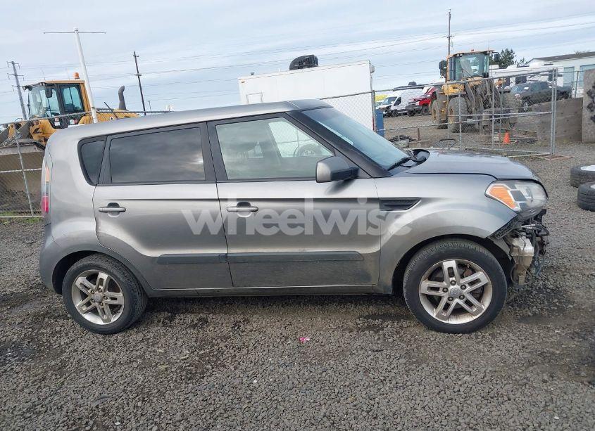 Photo 14 of 2011 Kia Soul + (VIN KNDJT2A25B7228089)