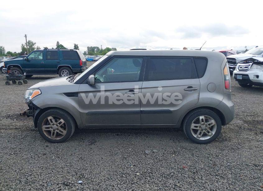Photo 15 of 2011 Kia Soul + (VIN KNDJT2A25B7228089)