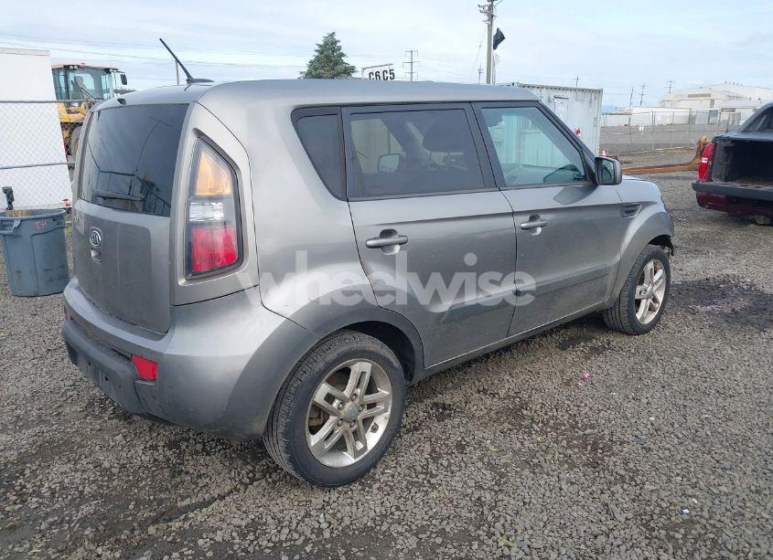 Photo 4 of 2011 Kia Soul + (VIN KNDJT2A25B7228089)